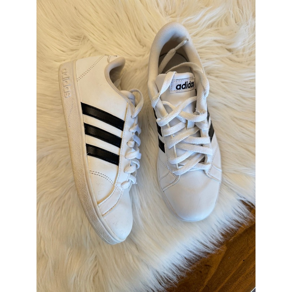 Adidas white‎ sneakers size 4 GUC